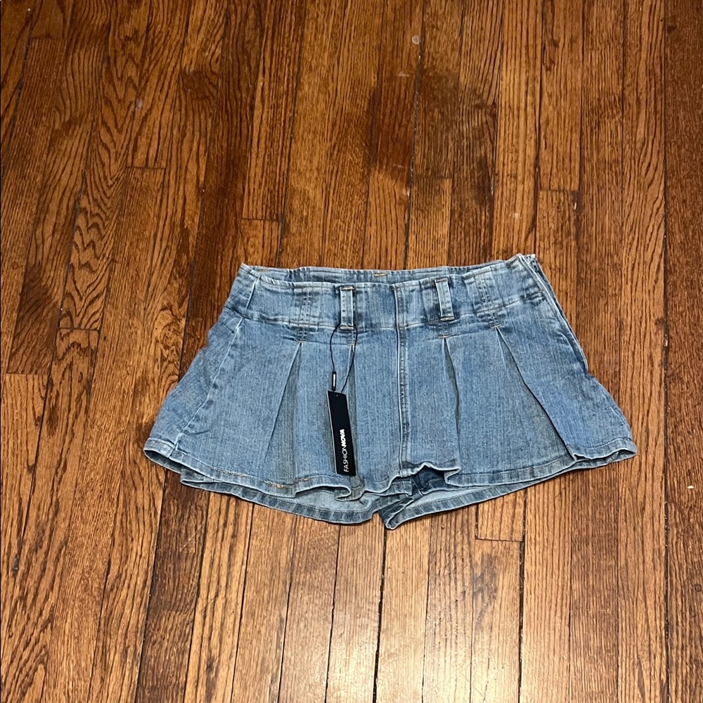 Fashion Nova Blue Pleated Skorts